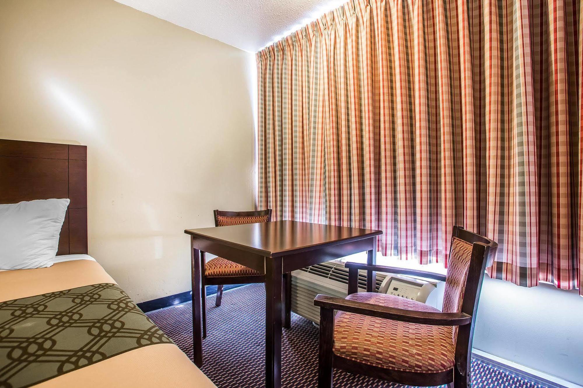 Econo Lodge Near Missouri University Of Science And Technology Ролла Экстерьер фото